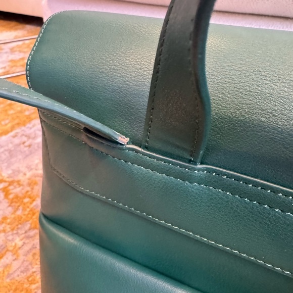 BÉIS Green Backpack - Picture 4 of 8